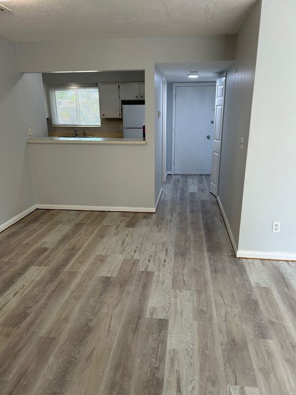 4919 Vincennes St in Cape Coral, FL - Foto de edificio - Building Photo