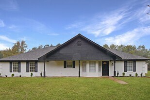 15150 Smith County Rd 1101 in Tyler, TX - Building Photo