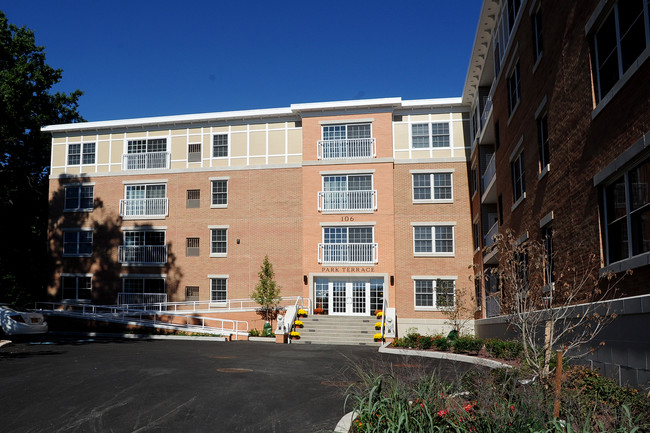 Park Terrace in Rochelle Park, NJ - Building Photo - Building Photo