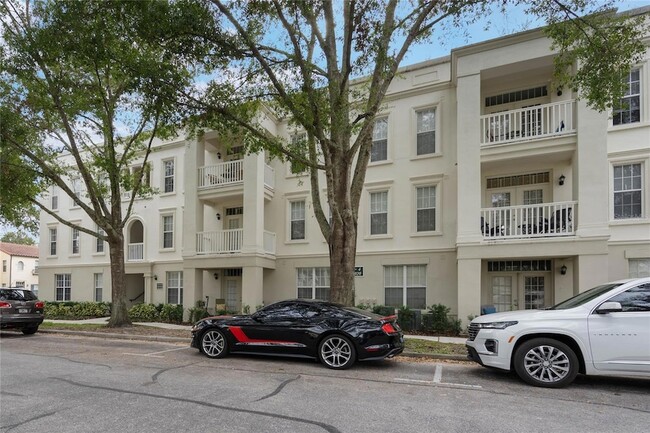 property at 1020 Siena Park Blvd W