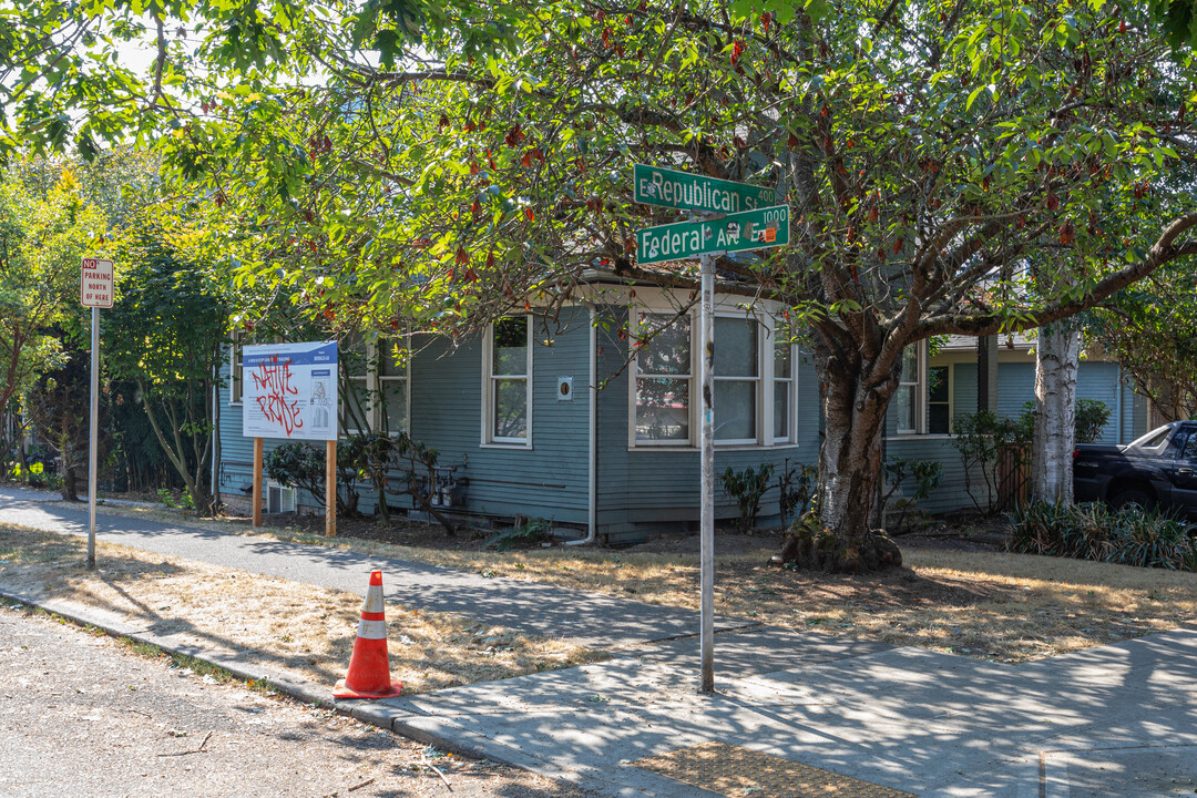 1013 E Republican St in Seattle, WA - Building Photo