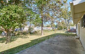1405 Willowbrook Dr in Florissant, MO - Building Photo - Building Photo