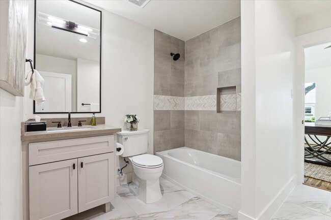 805 English St in Houston, TX - Building Photo - Building Photo