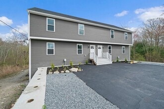 13 Broadway, Unit 1 in Raynham, MA - Building Photo - Building Photo