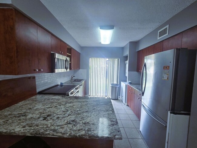 1831 NW 94th Ave in Coral Springs, FL - Building Photo - Building Photo