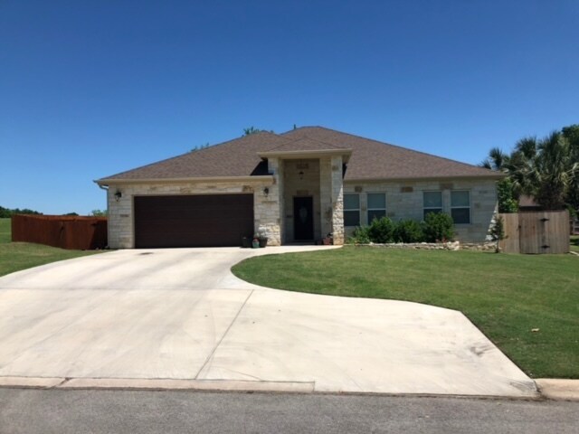 237 Meadowlakes Dr in Meadowlakes, TX - Building Photo