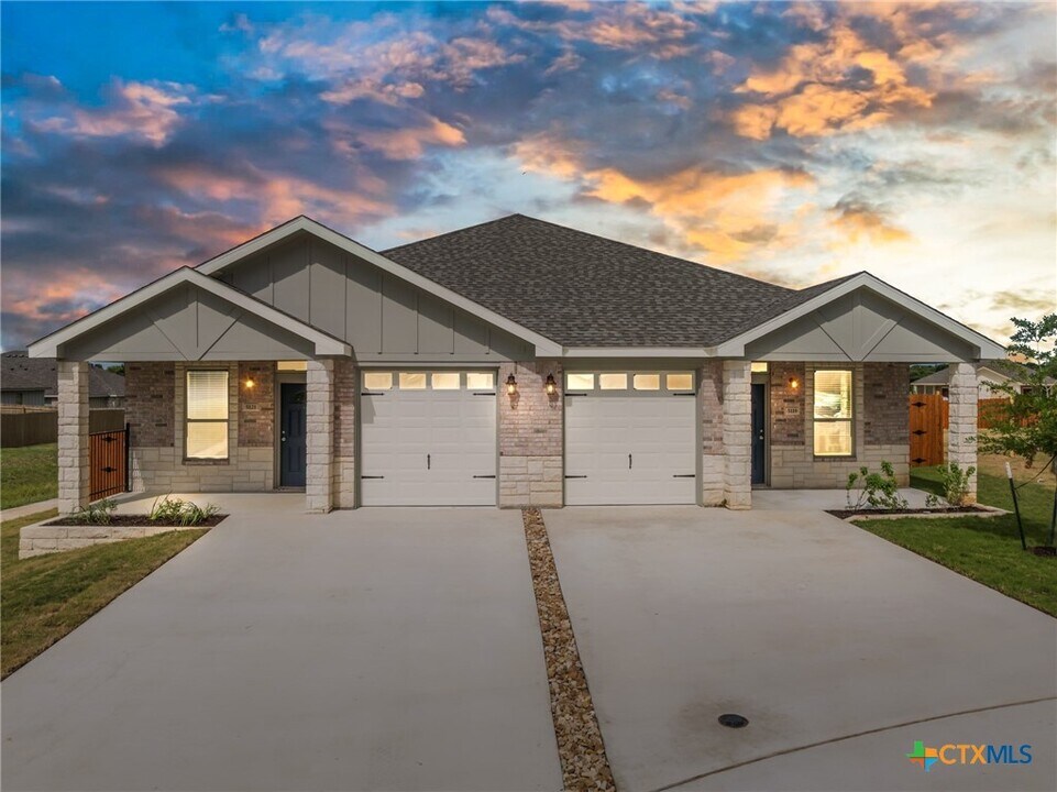 5121 Rose Petal Ct in Killeen, TX - Foto de edificio