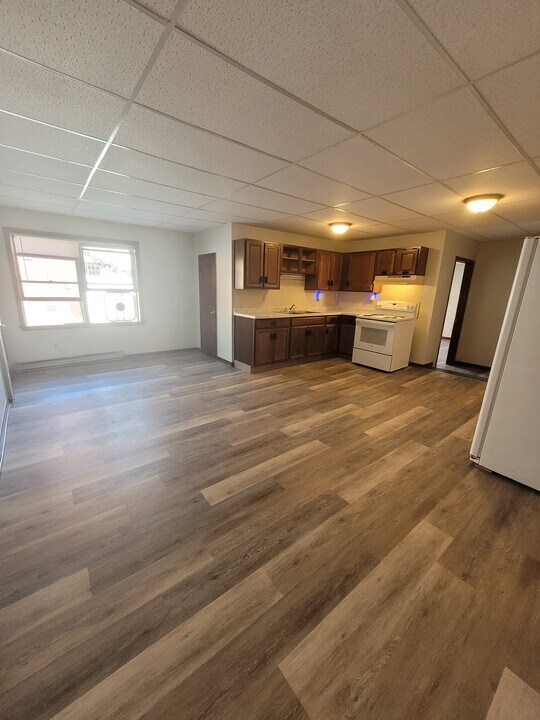 69 S Main St in Spring Grove, PA - Building Photo