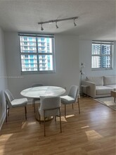 1250 S Miami Ave, Unit 1814 in Miami, FL - Building Photo - Building Photo