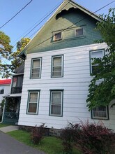 121 Cascadilla Ave in Ithaca, NY - Building Photo - Building Photo