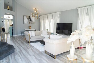 7233 Buglehorn St in Las Vegas, NV - Building Photo - Building Photo
