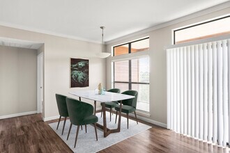 The Overlook at Quarry Hill in Austin, TX - Building Photo - Building Photo