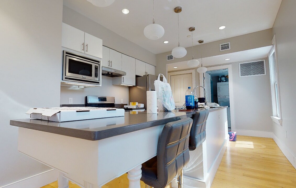 40 Bow St, Unit 1 in Cambridge, MA - Foto de edificio