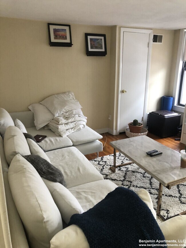 238 Cambridge St, Unit 1 in Boston, MA - Building Photo - Building Photo