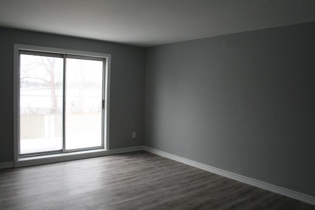 950 Eastlawn Av in Sarnia, ON - Building Photo - Building Photo