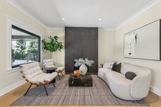 1812 N Kenmore Ave in Los Angeles, CA - Foto de edificio - Building Photo