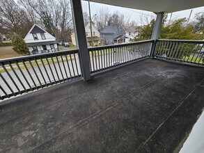 9711 Aetna Rd in Cleveland, OH - Foto de edificio - Building Photo