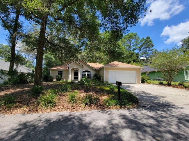 2070 SW 42nd Ln in Gainesville, FL - Building Photo - Building Photo
