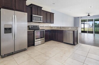 4770 White Sanderling Ct in Tampa, FL - Building Photo - Building Photo