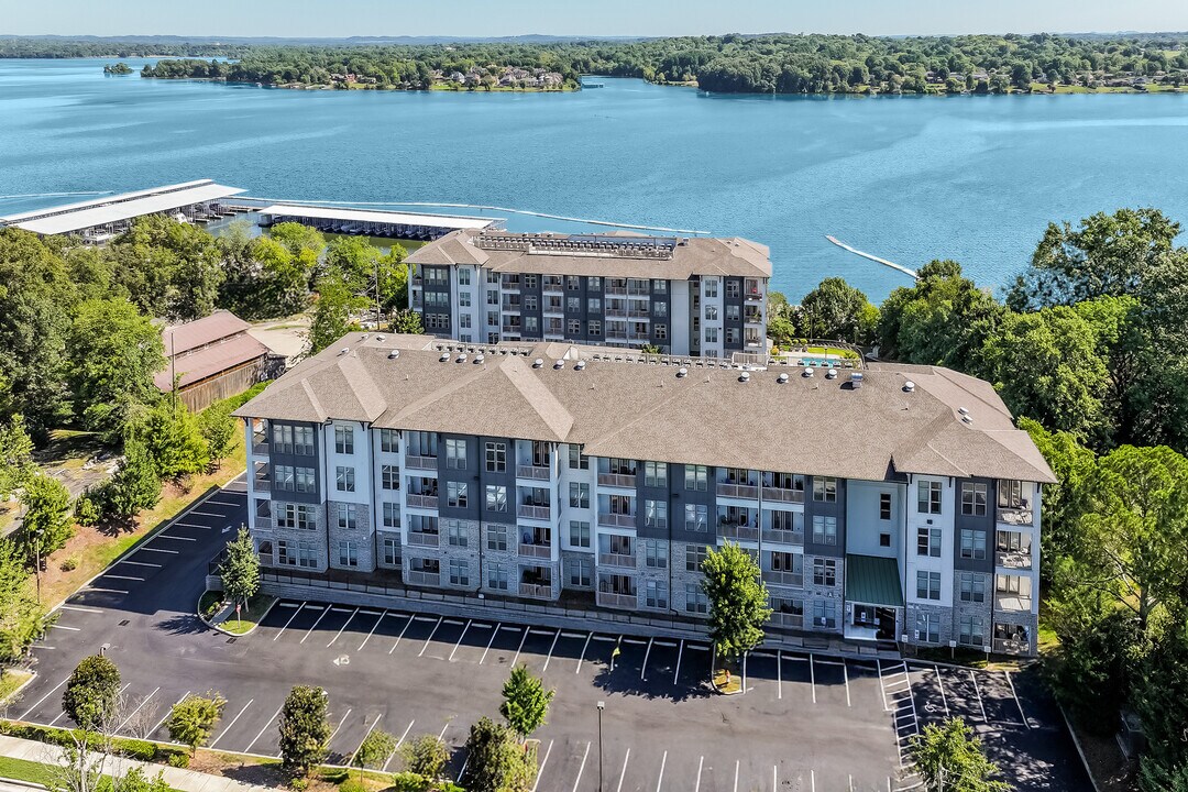 The Residence at Old Hickory Lake in Old Hickory, TN - Foto de edificio