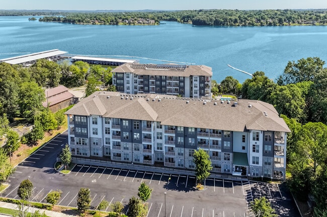 The Residence at Old Hickory Lake