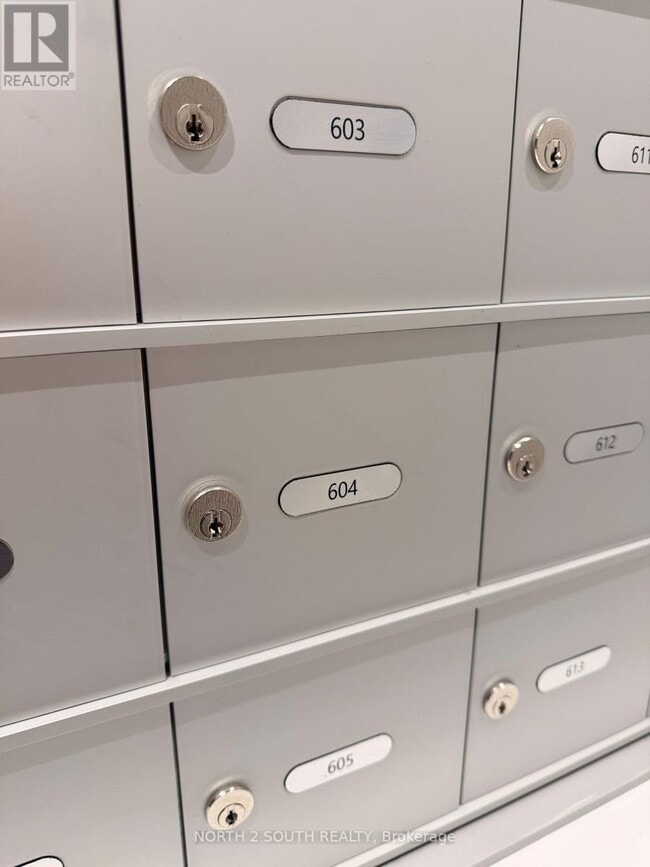 1720 Bayview Ave in Toronto, ON - Building Photo - Building Photo