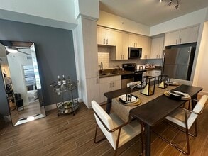 2054 NE 162nd St, Unit A1 in North Miami Beach, FL - Building Photo - Building Photo