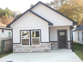 16963 W Juneau St in Montgomery, TX - Building Photo