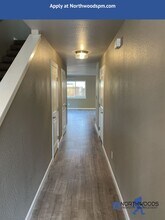 332 Everett Way in Talent, OR - Building Photo - Building Photo