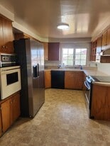 12505 Occidental Rd in Yakima, WA - Building Photo