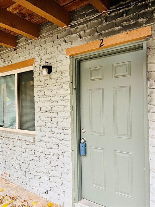 969 W Holly St-Unit -2 in Fayetteville, AR - Foto de edificio