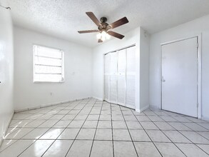 14002 NE 6th Ave in North Miami, FL - Foto de edificio - Building Photo