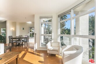 2913 3rd St-Unit -310 in Santa Monica, CA - Building Photo - Building Photo