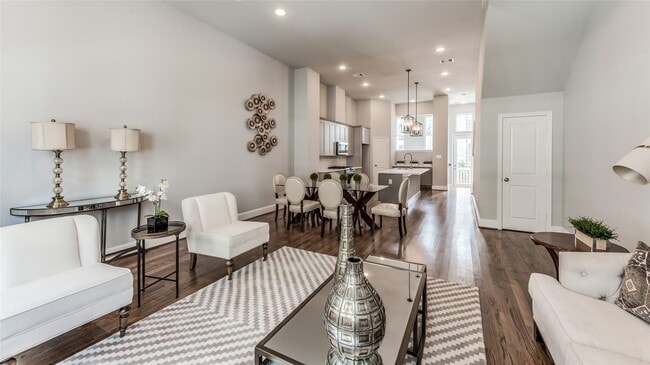 property at 605 W 24th St