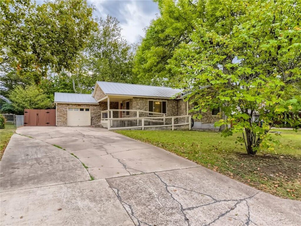 5707 Shoalwood Ave in Austin, TX - Building Photo