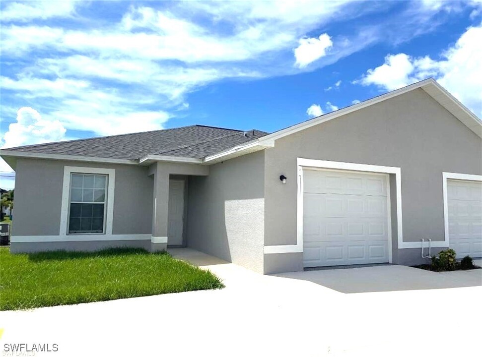 2919 Skyline Blvd in Cape Coral, FL - Building Photo