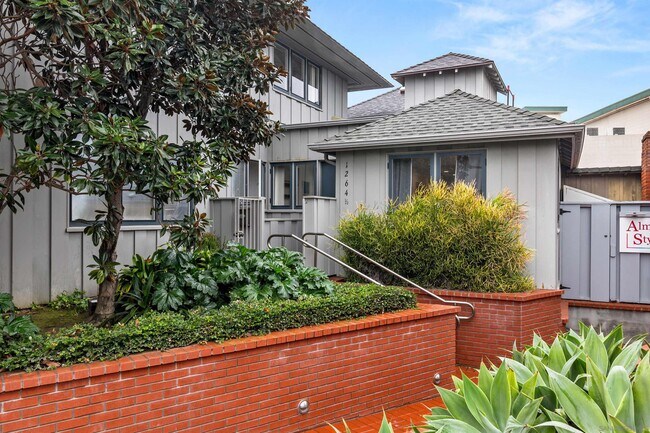 1264.5 Prospect St in La Jolla, CA - Building Photo - Building Photo