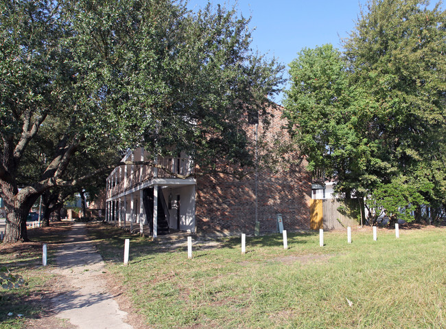 River Road Apartments in Baton Rouge, LA - Foto de edificio - Building Photo