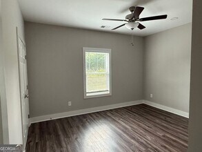 2453 Memorial Rd in Bowersville, GA - Foto de edificio - Building Photo