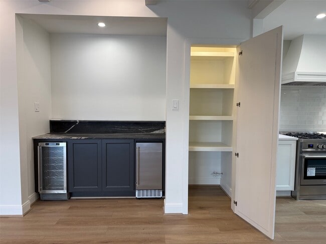 property at 4726 Ivanhoe St