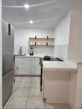666 W 81st St in Hialeah, FL - Building Photo - Building Photo