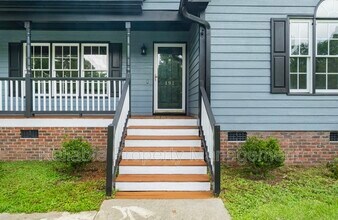 191 Ridge Way Ln in Clayton, NC - Foto de edificio - Building Photo