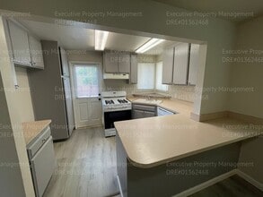 709 Francis St in Bakersfield, CA - Building Photo - Building Photo