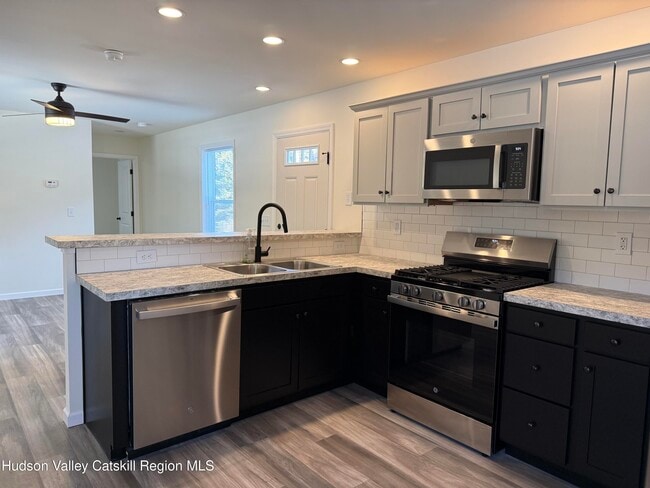 11449 NY-22 in Austerlitz, NY - Building Photo - Building Photo