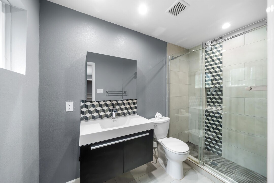 311 Hawthorne St in Houston, TX - Building Photo