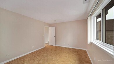 9802 Bianco Terrace in Des Plaines, IL - Building Photo - Building Photo