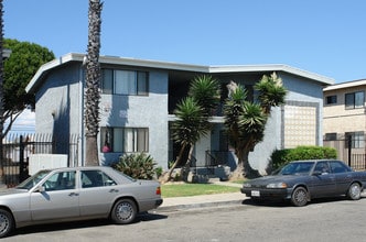 711 Cuesta Del Mar Dr in Oxnard, CA - Building Photo - Building Photo