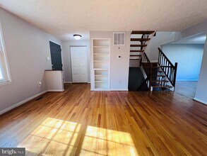 305 Gundry Dr in Falls Church, VA - Building Photo - Building Photo