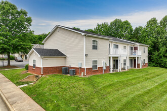 Griffith Commons in Winston-Salem, NC - Foto de edificio - Building Photo