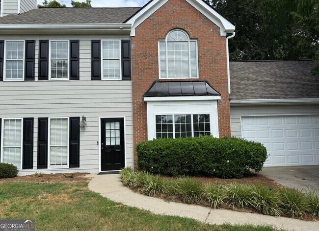 property at 1570 Quail Point Way NE